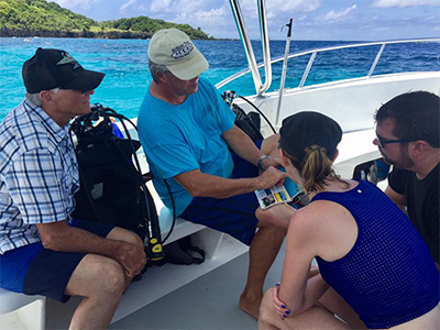 Diving around Roatan